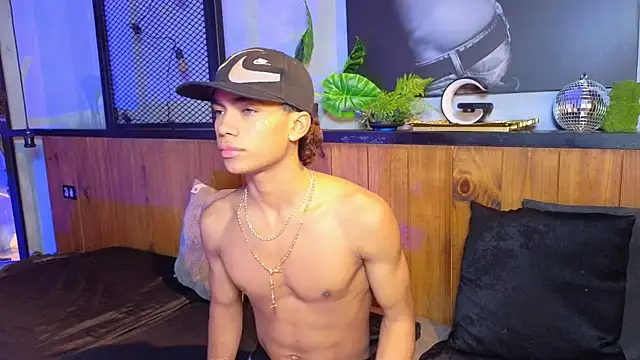 Show de AlanCutee na webcam