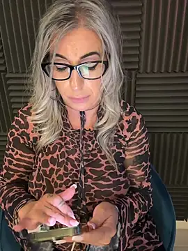 SexyVic_69 Adlı Modelin Canlı XXX Sohbeti