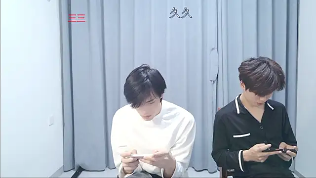 stripcha-798 Adlı Modelin Web Kamerası Şovu