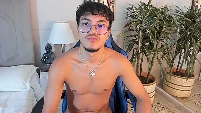 Chat XXX ao vivo de kai_storn