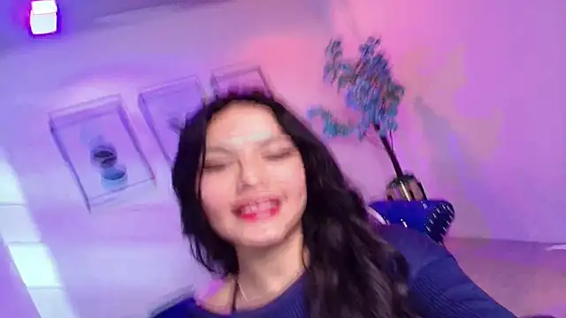 Maddie_T18 live XXX chat