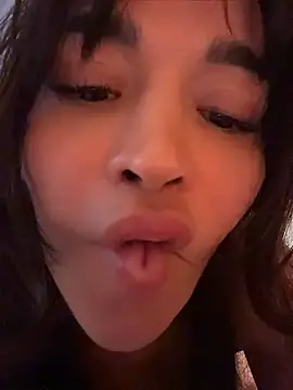 دردشة DarkDesin الجنسية المباشرة