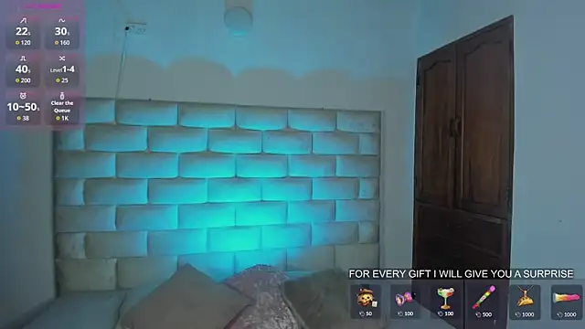 Chat XXX en directo de HollyGrey_