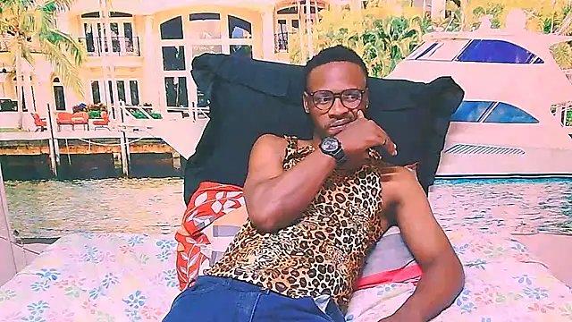 Chatroom XXX en direct de EbonyTiger69