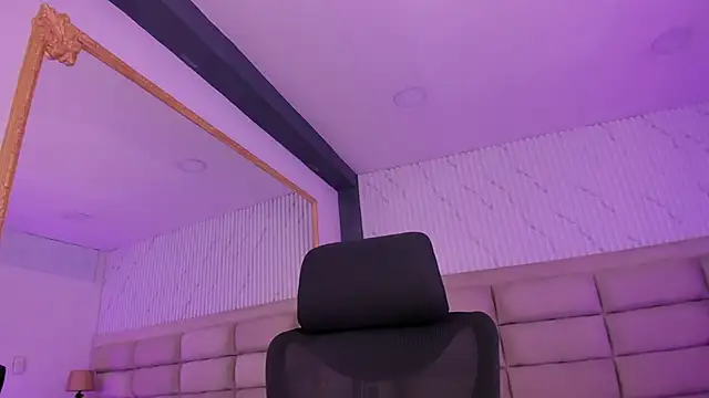 CarolineFyre Chat XXX in diretta