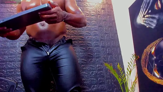 Вебкам-шоу tommike