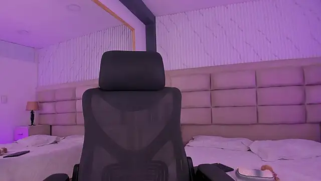 CarolineFyre's Live XXX Chat