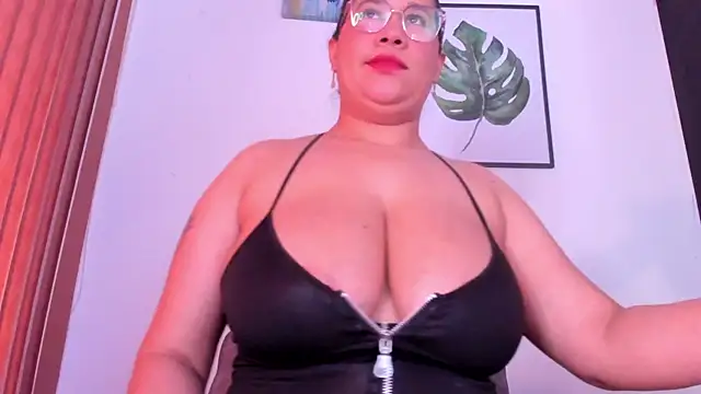 alondrabigtits' Live XXX Chat