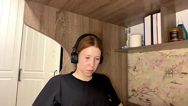 KiraNice1: онлайн-секс-чат