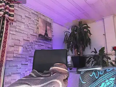 BeautyCatalella1: διαδικτυακό σόου στην κάμερα