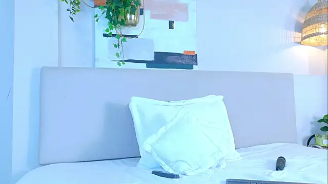 VioletBloomm's Live XXX Chat