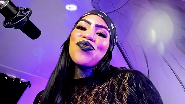 Chatroom XXX en direct de deborah_tatto