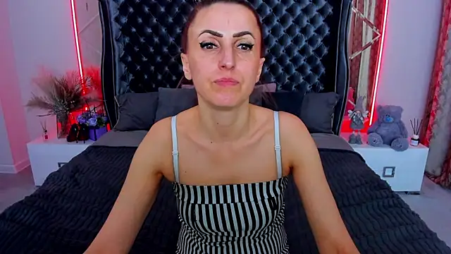 Chat +18 de Rebecca_Diamond ao vivo