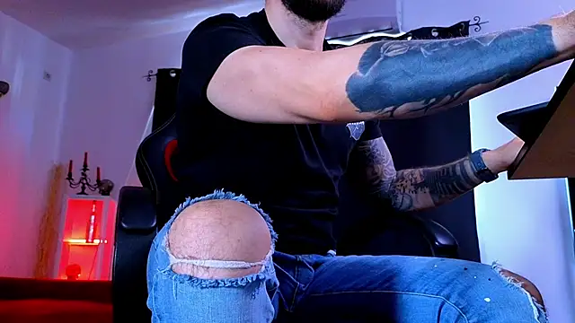 MightyAaron66 Show Webcam