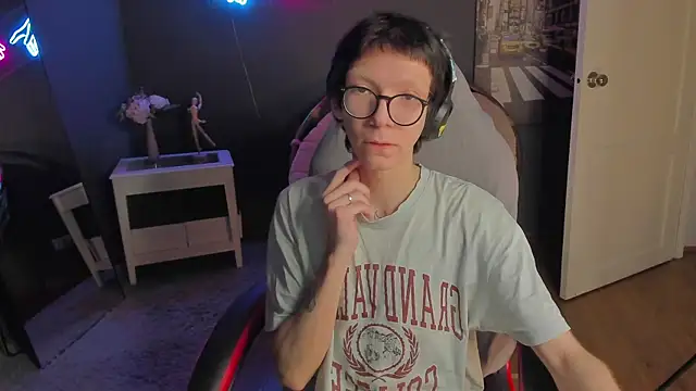 Tommy_Stars Adlı Modelin Canlı XXX Sohbeti