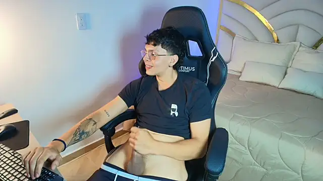 Milo_Storm লাইভ XXX চ্যাট