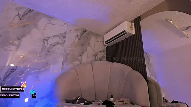 Katemoss70 Adlı Modelin Canlı XXX Sohbeti