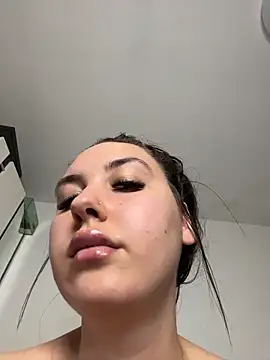 Lucy_doll22 live XXX chat