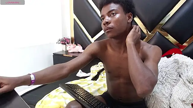 NoahJhonson69 网络视讯表演