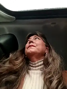 emma_tour Adlı Modelin Canlı XXX Sohbeti