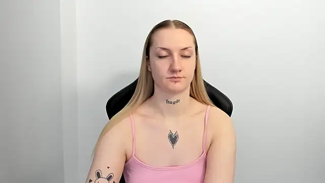 AlexaTease Chat XXX in diretta