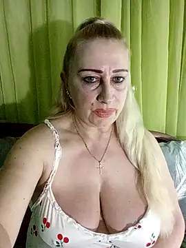 Esenia505 Adlı Modelin Canlı XXX Sohbeti