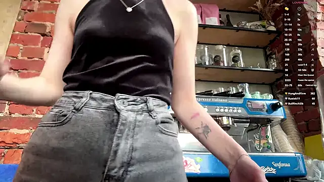 Chatroom XXX en direct de AnnWaddie