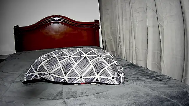 Chat +18 de Nickiki-666 ao vivo