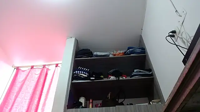 nicolle_milf1978 Adlı Modelin Canlı XXX Sohbeti