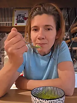 Lina_lou4 Chat XXX in diretta