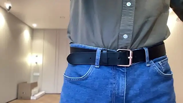 cute_mark: διαδικτυακό σόου στην κάμερα