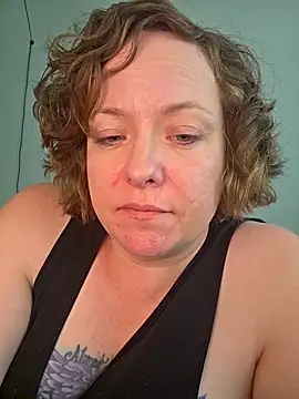 julimonroe's Live XXX Chat