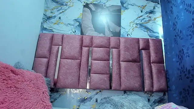 XXX chat uživo modela Shophiaks