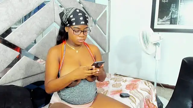 Pokazy przed kamerką – EvaxEmma