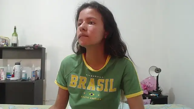 nathaly_jones_ élő XXX-chatje