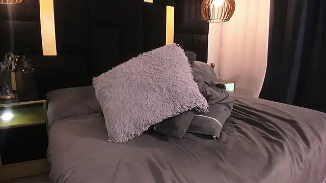 Lucio__Fox Adlı Modelin Canlı XXX Sohbeti