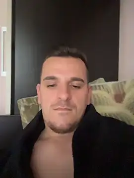 Huge_cock22cm 在線直播表演