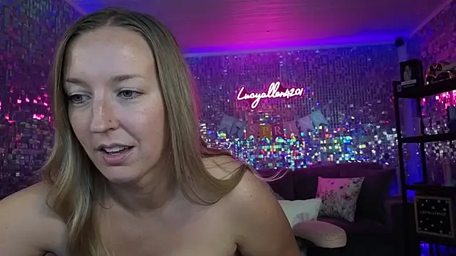 Pokazy przed kamerką – lucyallen4201