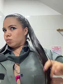 Ariana-07 webcam show