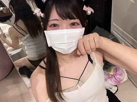 Chat XXX en directo de y-u-r-a-33