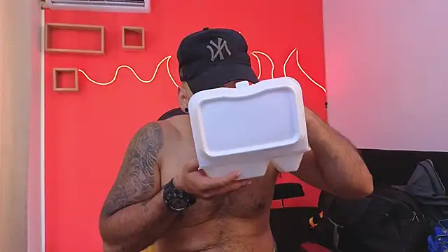 Show modela Mike_savage3 na web-kameri