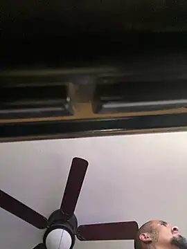 Slumlords élő XXX-chatje