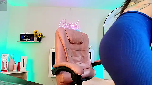 Alice_Vixen Chat XXX live