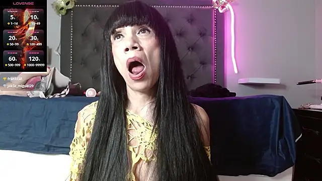 CharlotteLemkeのライブXXXチャット