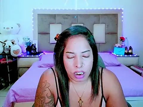 indiantopaz694u's Live XXX Chat