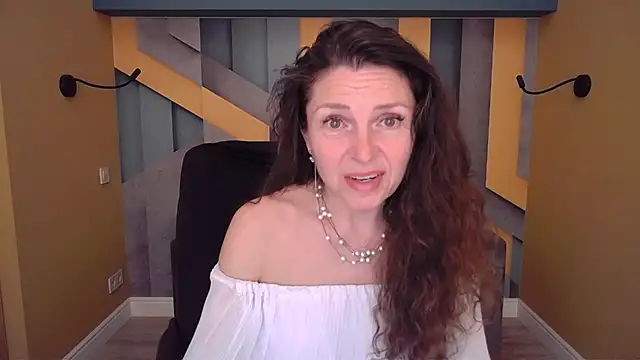 EllaLong Chat XXX in diretta