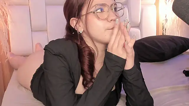 Daphne_And_Roger's Live XXX Chat