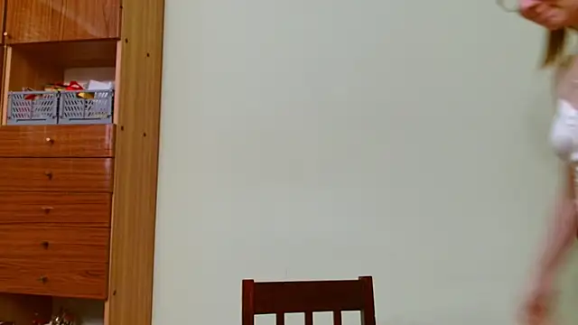 LooveELLYx: απευθείας συνομιλία ΧΧΧ