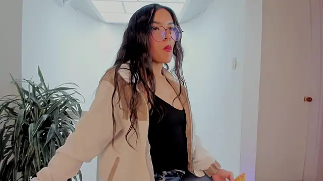 Živý XXX chat eimi_rosse18