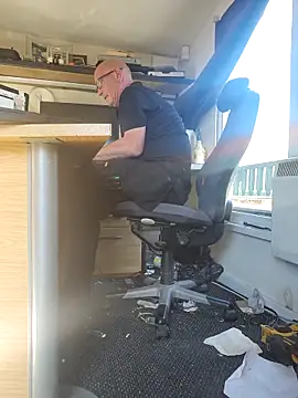 Show modela FanTango123 na web-kameri